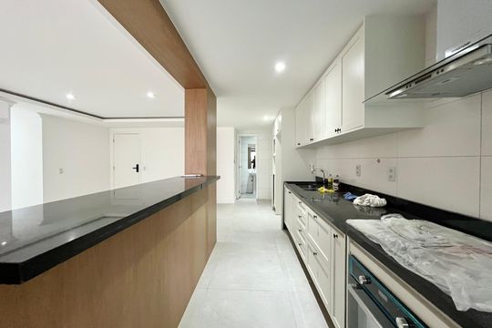Cozinha de apartamento à venda com 2 quartos, 146m² em Lagoa, Rio de Janeiro