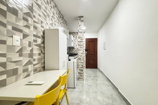 Cozinha de apartamento para alugar com 1 quarto, 32m² em Copacabana, Rio de Janeiro