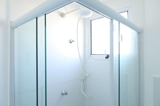 Banheiro de apartamento à venda com 1 quarto, 17m² em Vila Santana, São Paulo