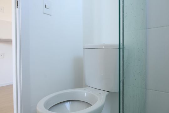 Banheiro de apartamento à venda com 1 quarto, 17m² em Vila Santana, São Paulo