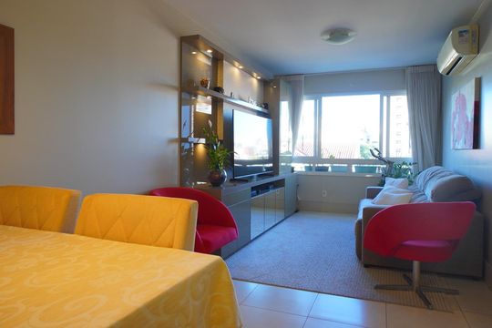 Sala de apartamento à venda com 2 quartos, 69m² em Boa Vista, Porto Alegre