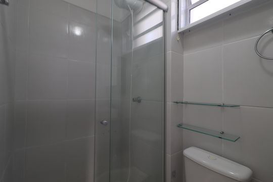 Banheiro de apartamento para alugar com 2 quartos, 50m² em Vila Nova, Novo Hamburgo