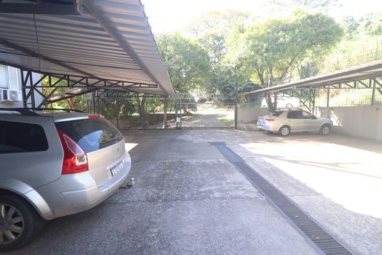 Garagem de apartamento para alugar com 2 quartos, 50m² em Vila Nova, Novo Hamburgo