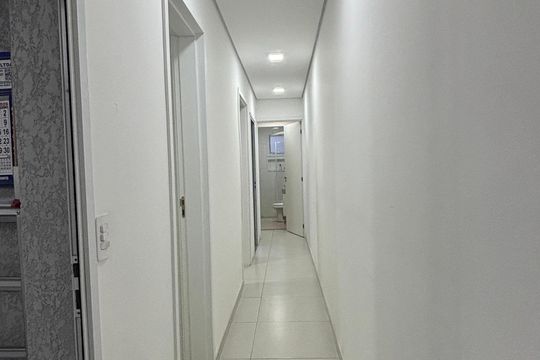 Corredor de apartamento à venda com 2 quartos, 60m² em Vila Pires, Santo André