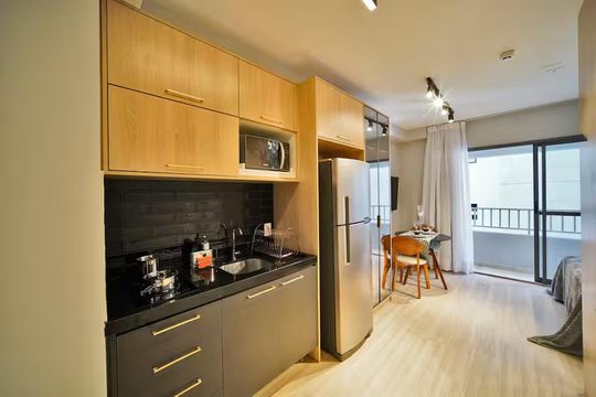 Cozinha de apartamento para alugar com 1 quarto, 28m² em Brooklin, São Paulo