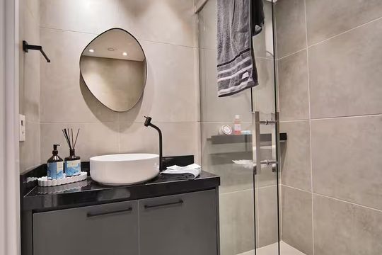 Banheiro de apartamento para alugar com 1 quarto, 28m² em Brooklin, São Paulo