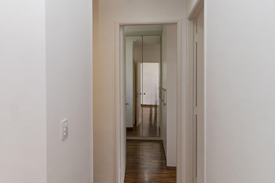 Corredor - Quartos de apartamento para alugar com 2 quartos, 63m² em Vila Gustavo, São Paulo