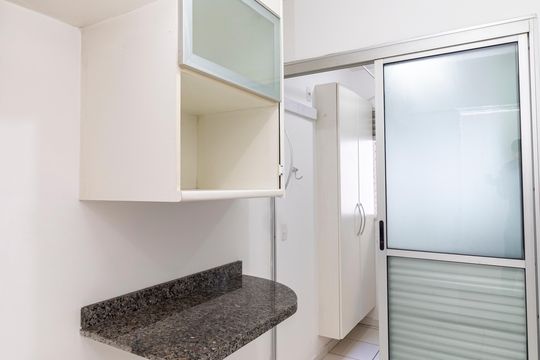 Cozinha de apartamento para alugar com 2 quartos, 63m² em Vila Gustavo, São Paulo