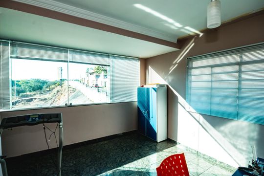 Casa para alugar com 5 quartos, 180m² em São Pedro (venda Nova), Belo Horizonte