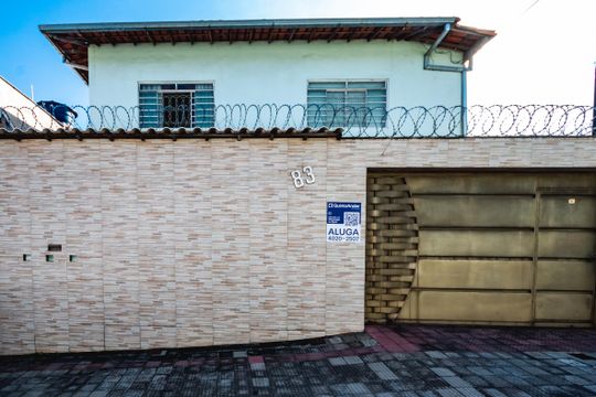 Casa para alugar com 5 quartos, 180m² em São Pedro (venda Nova), Belo Horizonte