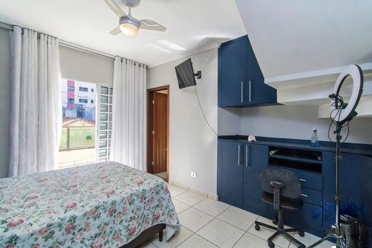 Casa à venda com 5 quartos, 270m² em Vila Helena, São Bernardo do Campo