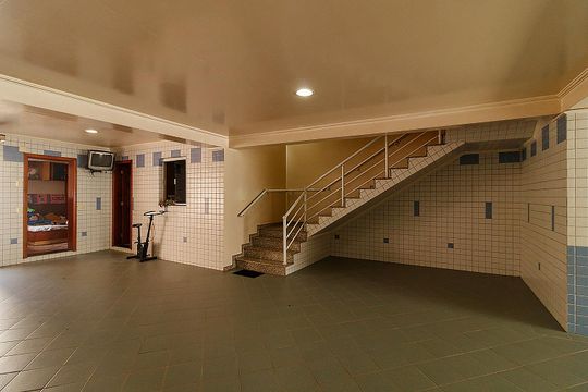 Garagem de casa para alugar com 5 quartos, 492m² em Vila Albertina, São Paulo