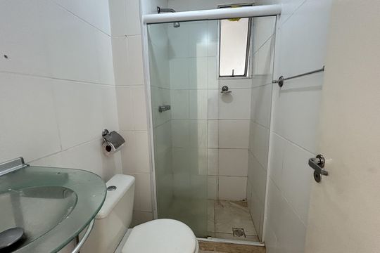 Banheiro de apartamento para alugar com 3 quartos, 55m² em Pavuna, Nilópolis