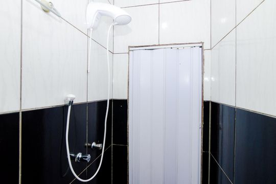 Banheiro de kitnet/studio para alugar com 1 quarto, 28m² em Vila Maricy, Guarulhos