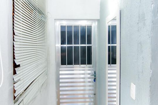 Varanda de kitnet/studio para alugar com 1 quarto, 28m² em Vila Maricy, Guarulhos