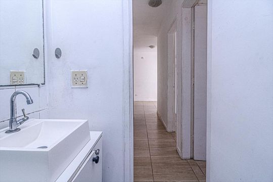 Banheiro social de apartamento para alugar com 2 quartos, 45m² em Vila Santa Teresa (zona Sul), São Paulo
