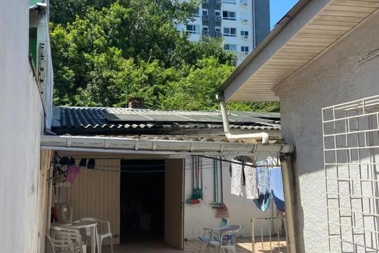 Área Comum de casa à venda com 3 quartos, 249m² em Jardim do Salso, Porto Alegre