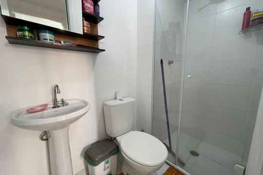 Banheiro de apartamento à venda com 2 quartos, 34m² em Jardim Celeste, São Paulo