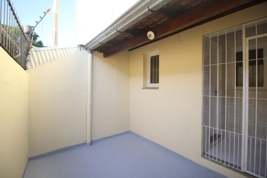 Quintal de casa à venda com 3 quartos, 140m² em Cristo Redentor, Porto Alegre