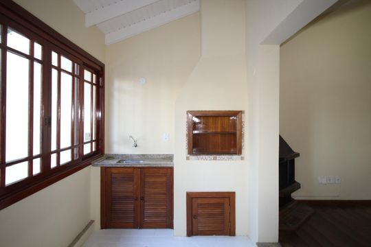 Churrasqueira de casa à venda com 3 quartos, 140m² em Cristo Redentor, Porto Alegre