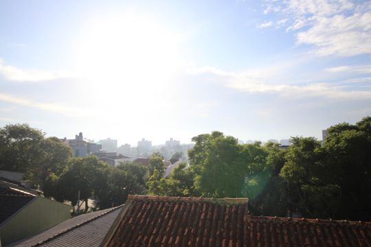 Vista de casa à venda com 3 quartos, 140m² em Cristo Redentor, Porto Alegre