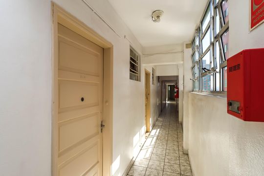 Corredor de Acesso de kitnet/studio para alugar com 1 quarto, 30m² em Liberdade, São Paulo