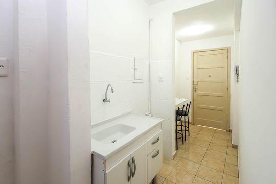 cozinha de kitnet/studio para alugar com 1 quarto, 30m² em Liberdade, São Paulo