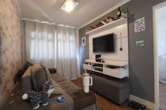 Apartamento à venda com 2 quartos, 50m² em Jd S Teresinha, São Paulo