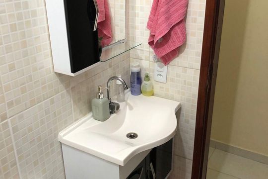 Banheiro de apartamento à venda com 2 quartos, 43m² em Abolição, Rio de Janeiro