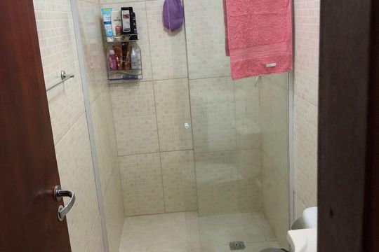 Banheiro de apartamento à venda com 2 quartos, 43m² em Abolição, Rio de Janeiro