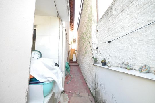Quintal de casa à venda com 3 quartos, 200m² em Vila Irmaos Arnoni, São Paulo