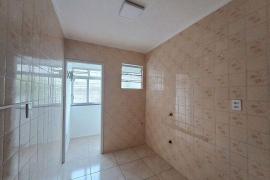 Cozinha de apartamento à venda com 1 quarto, 37m² em Vila Ipiranga, Porto Alegre