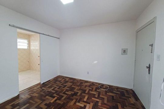 Apartamento à venda com 1 quarto, 37m² em Vila Ipiranga, Porto Alegre