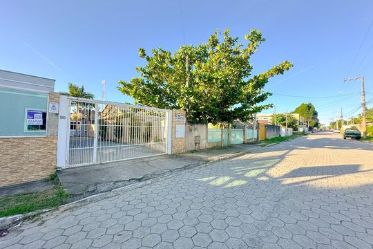 Vista da Rua de apartamento para alugar com 1 quarto, 33m² em São João do Rio Vermelho, Florianópolis