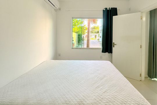 Quarto  de apartamento para alugar com 1 quarto, 33m² em São João do Rio Vermelho, Florianópolis