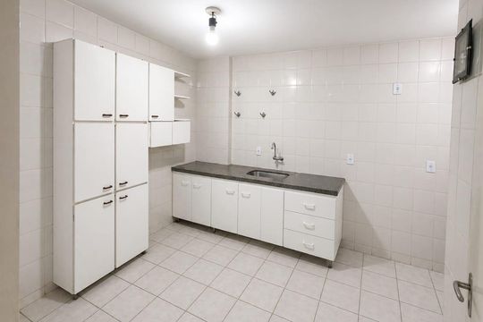 Cozinha de apartamento para alugar com 3 quartos, 76m² em Vila dos Alpes, Goiânia