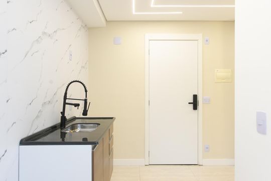 Cozinha  de apartamento à venda com 2 quartos, 43m² em Cidade Líder, São Paulo