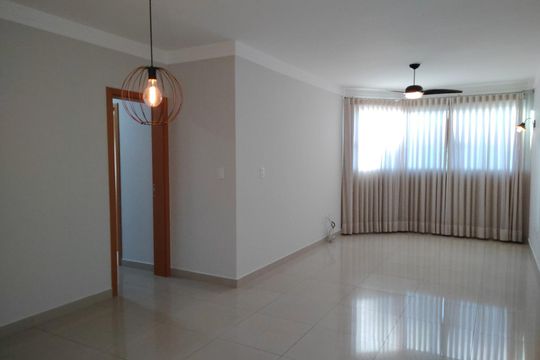 Apartamento para alugar com 3 quartos, 90m² em Tabajaras, Uberlândia