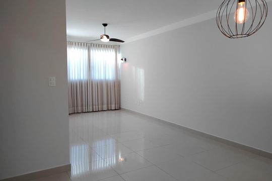 Sala de apartamento para alugar com 3 quartos, 90m² em Tabajaras, Uberlândia