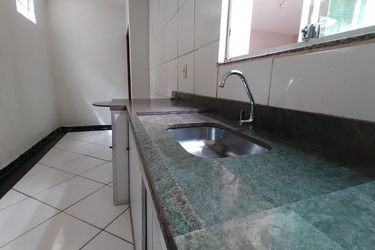 Cozinha de casa para alugar com 3 quartos, 120m² em Jardim das Palmeiras, Uberlândia