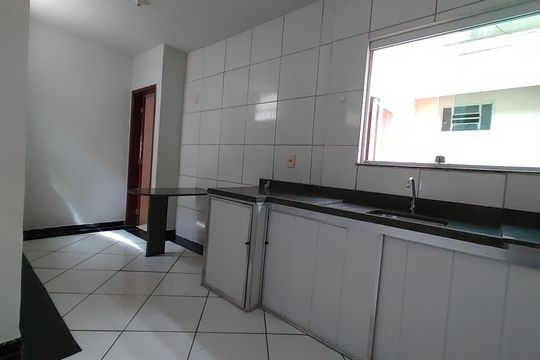 Cozinha de casa para alugar com 3 quartos, 120m² em Jardim das Palmeiras, Uberlândia