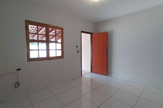 Sala de casa para alugar com 3 quartos, 120m² em Jardim das Palmeiras, Uberlândia