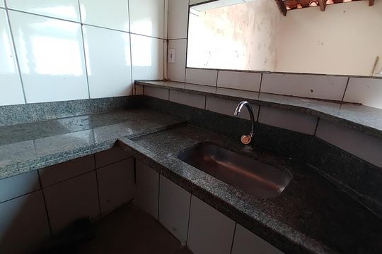 Cozinha de casa para alugar com 3 quartos, 120m² em Jardim das Palmeiras, Uberlândia