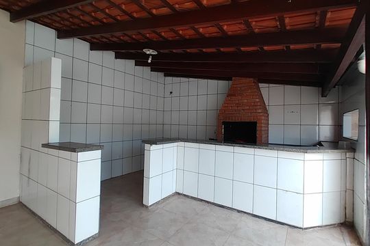 Casa para alugar com 3 quartos, 120m² em Jardim das Palmeiras, Uberlândia