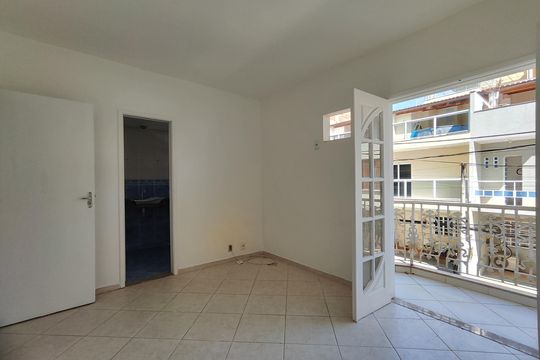 Suíte de casa de condomínio à venda com 4 quartos, 150m² em Recreio dos Bandeirantes, Rio de Janeiro