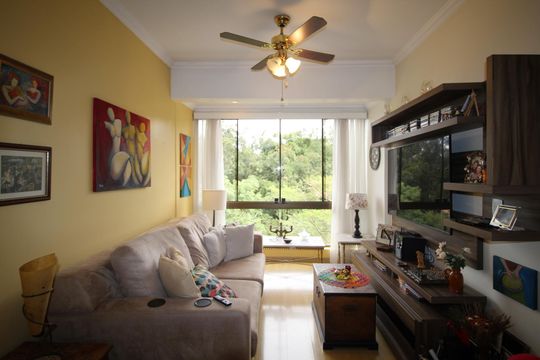 Apartamento à venda com 2 quartos, 58m² em Jardim Carvalho, Porto Alegre
