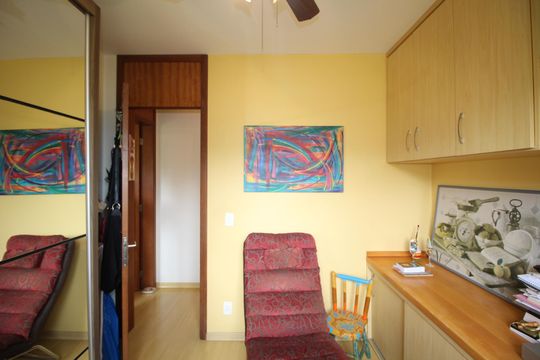 Quarto 2 de apartamento à venda com 2 quartos, 58m² em Jardim Carvalho, Porto Alegre