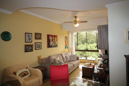 Sala de apartamento à venda com 2 quartos, 58m² em Jardim Carvalho, Porto Alegre
