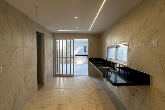 Cozinha de casa de condomínio à venda com 4 quartos, 273m² em Recreio dos Bandeirantes, Rio de Janeiro