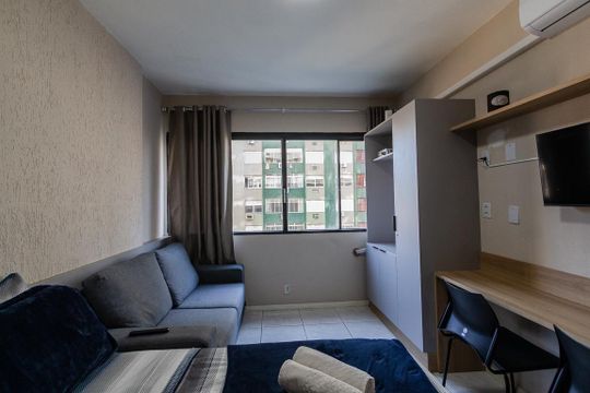 Sala/Quarto de kitnet/studio para alugar com 1 quarto, 25m² em Centro Histórico, Porto Alegre